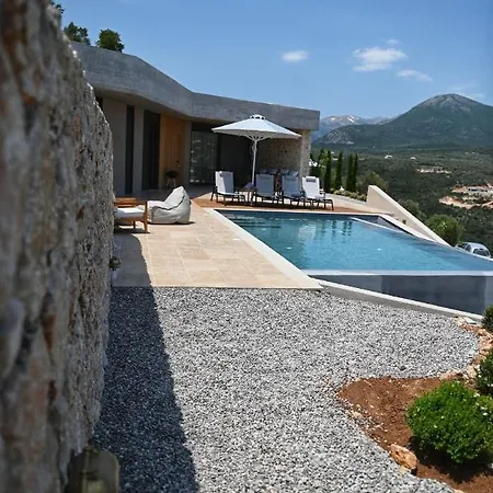 Blooms Of Bay - Luxury With Private Heated Pool *