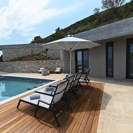 Blooms Of Bay - Luxury With Private Heated Pool