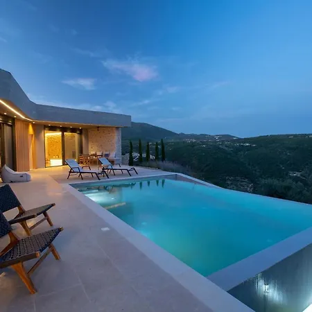 Villa Blooms Of Bay - Luxury With Private Heated Pool
